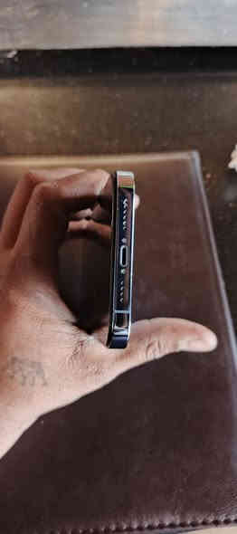 ايفون ١٣برو ماكس شرق اوصط امبدل شاشه نوعيه راقيه فيس ايدي شغلا كفاله الجهاز فقط شاشه السعر ٥٥٠الشراي يتصل ***********
