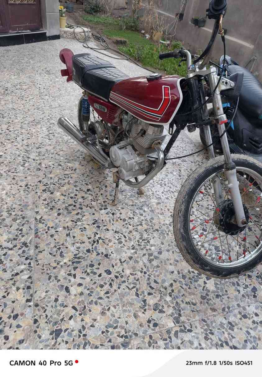 دراجة فولل للبيع
دراجة ٢٠١٨مكينة ما مفتوح فول شلعة معدل  نصبة كلش حلوة لدراجة بليتة ورقم شاصي اضوية ونشرات ورة يعني مفولة الدراجة والسلولي دگة دگة

السعر 350وبيها مجال مكاني حلة ابي غرق تواصل فيس موجود ورقم ***********
