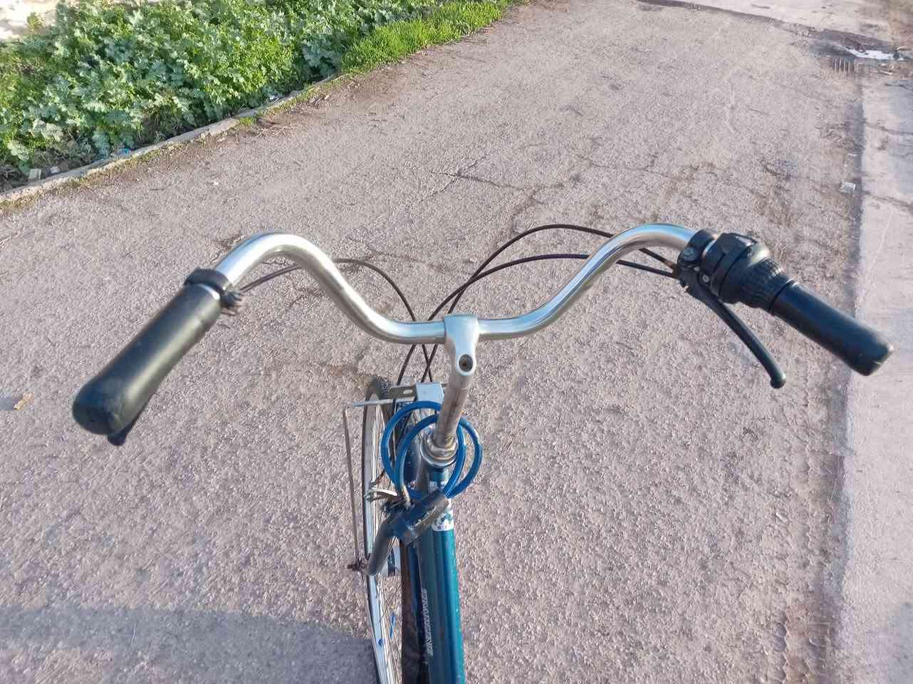 السلام عليكم بايسكل عبد الحليم للبيع ابو الكير بايسكل نضيف يعني تاخذو شرط ما تصرف عليه ربع 
للاستفسار اتصل على الرقم 
*********** 
خابرني وتدلل  
او تعال خاص
