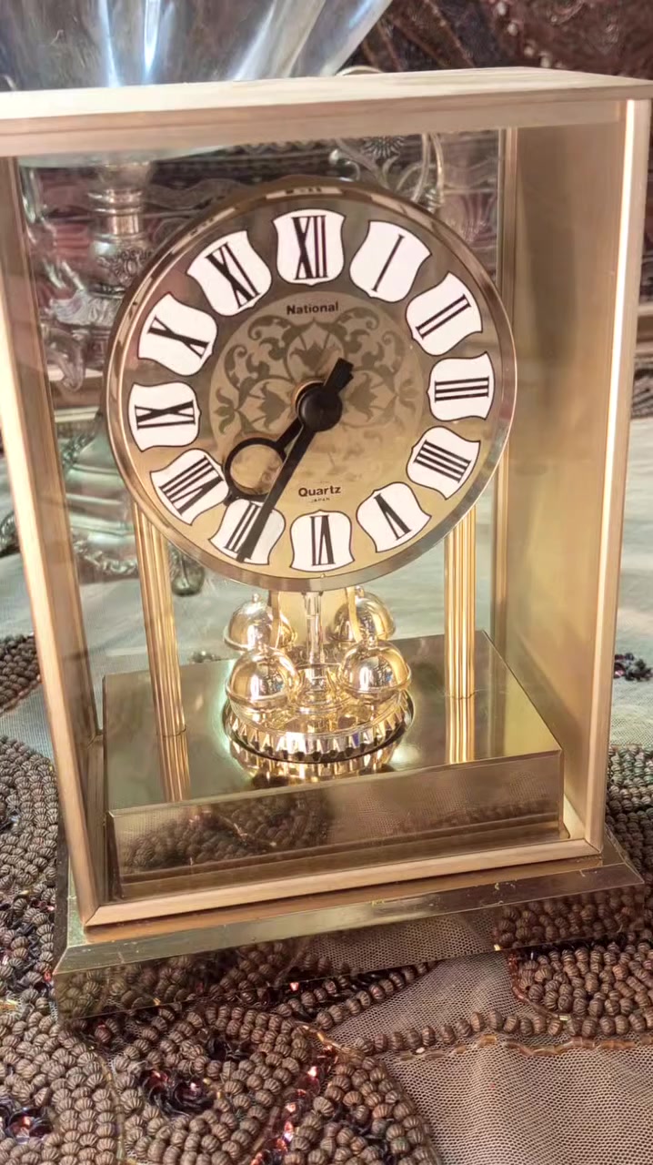 🌹🌹Natonal Japan 🌹🌹 
ساعه ناشيونال ياباني اصلي من النوادر


**إذا كنت صاحب هذا الإعلان وتريد حذفه لأي سبب، رجاءا أرسل رسالة إلى الدعم الفني**