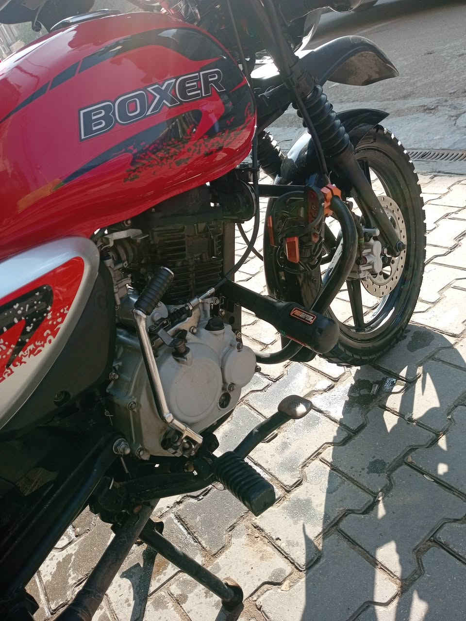 سلام عليكم
بوكسر موديل 21 على 22 دراجة نضيفة حلوة تجي شوفها بعينك نفس صورة 
مرقمة بااسمي ثاني يوم احولك 
مكاني بغداد الكفاح هذا رقمي 
***********
سعرها مليونين بيه مجال بسيط حك جية
