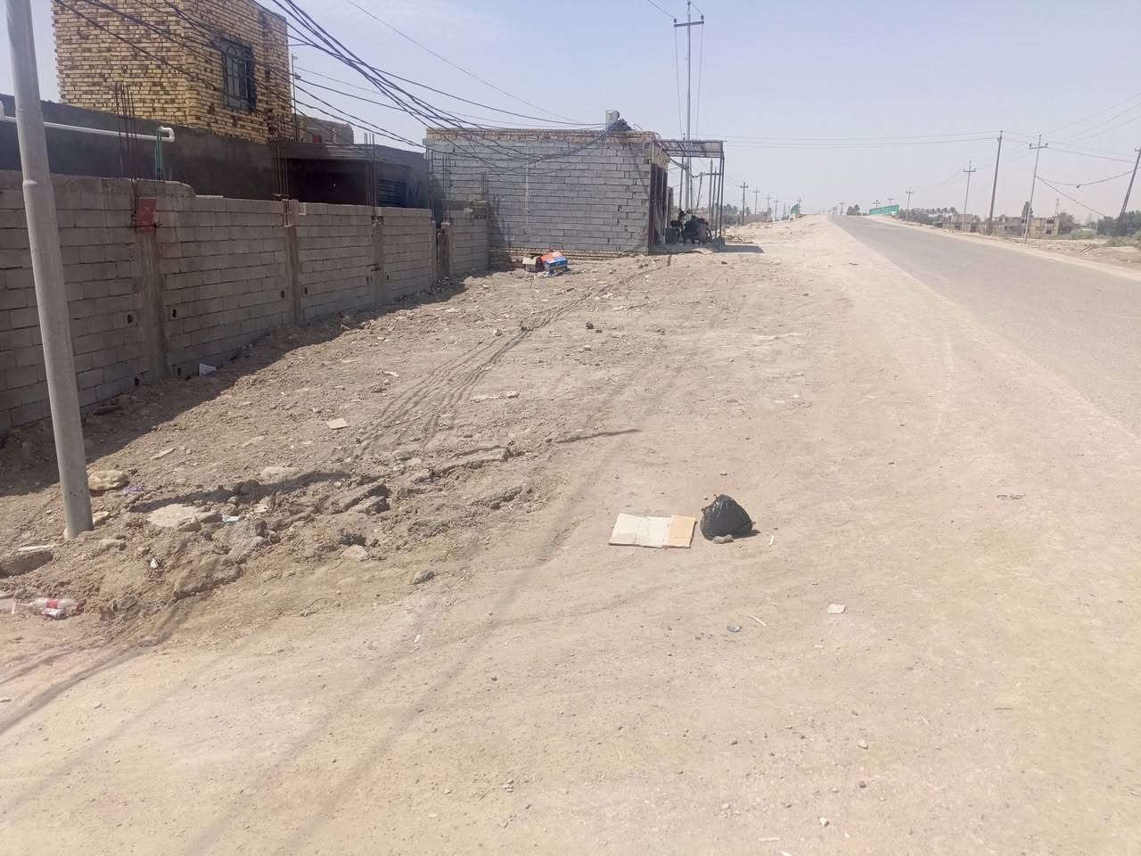 محلات للبيع  بس ارض الواحد الطول ٥ ول عرض ٤ يعني المحل ٢٠ متر نزلت الساده السيد جابر مقابيل العلوه مال المخضر


**إذا كنت صاحب هذا الإعلان وتريد حذفه لأي سبب، رجاءا أرسل رسالة إلى الدعم الفني**