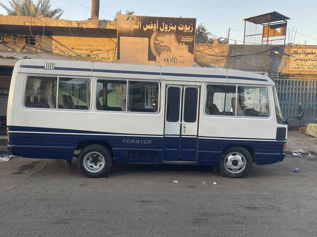 السلام عليكم كوستر عريضه لبيع مكينه بطه وكير عادي امامي جوبلس بور استيرن سياره جاهزه من كلشي عليه غرامات مروريه ينزل من سعره سعره ٩ مليون وبيه مجال مكان بغداد استفسار خاص ***********
