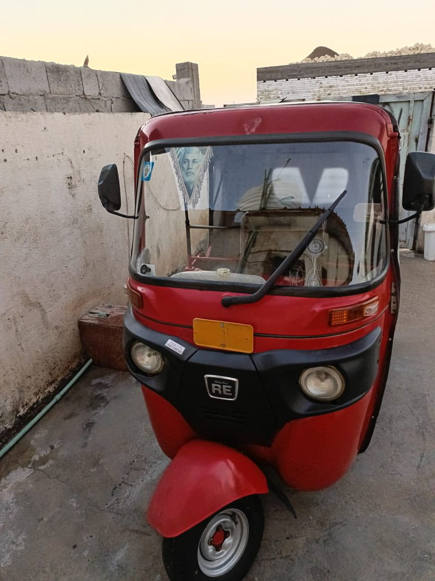 سلام عليكم 
تكتك ٢١شهر ١١
رقم نكليزي بسمي صاعده هزه رقمه واسط مجفته جديد شركه 
الكشر بي طخطخات بسيطه بس بارد
تخم تاير صدر جديد كهربائيات 
خير من الله 
للبيع سعرها ٧ وربع وبيها مجال
مكاني واسط الصويره 

‭٠٧٨٠ ٥٧٨ ٨٧٧٣‬
