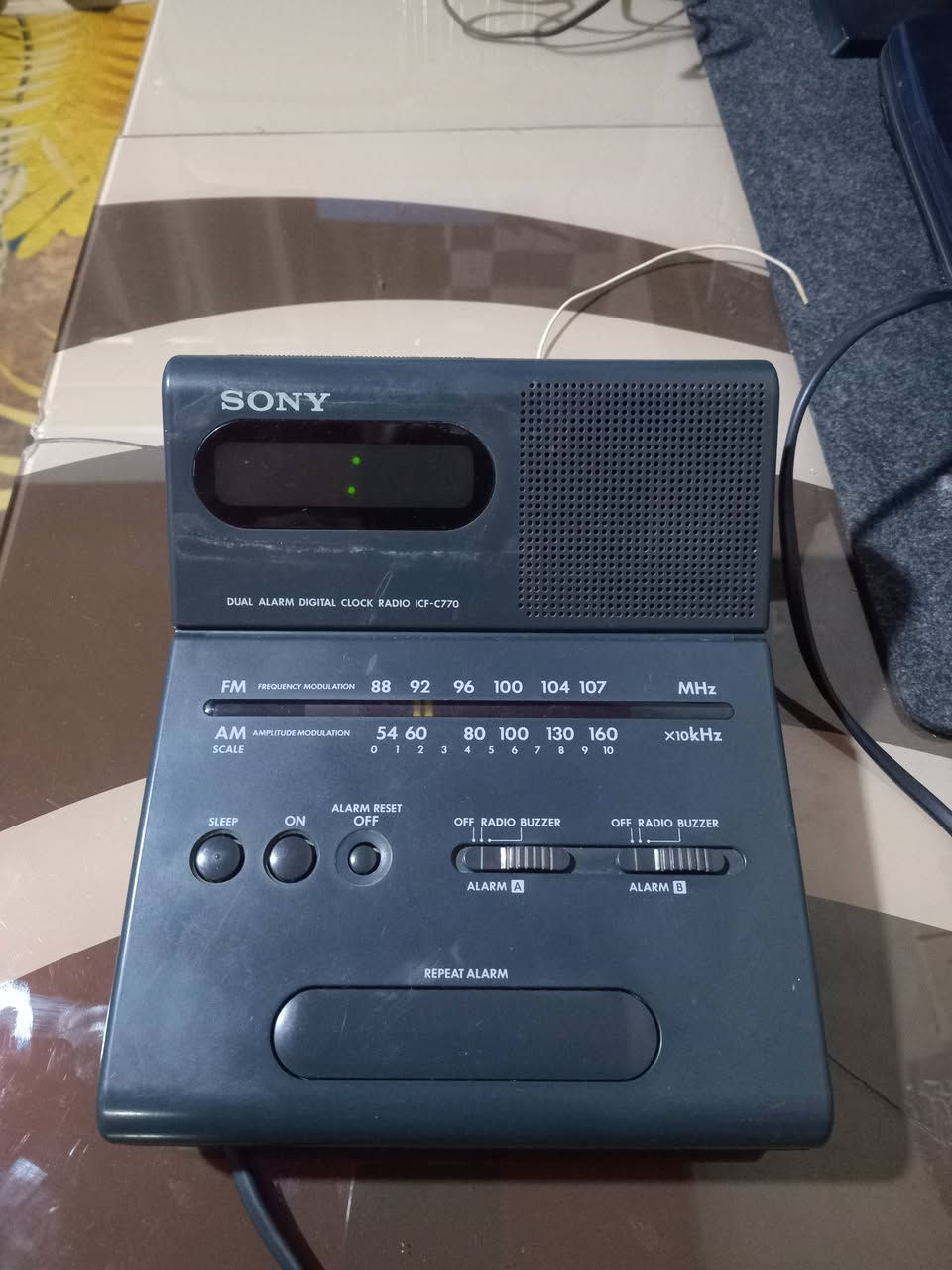 السلام عليكم 
راديو نوع سوني Am Fm
الجهاز نظيف جدا وشرط الشغل
السعر ٢٥ 
للتواصل ماسنجر
رقم الهاتف ***********
