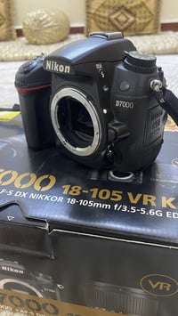 نيكون d7000 نضافة الكاميرا 100%   بالكارتون بعدها   شترها 35  الف فقط ...