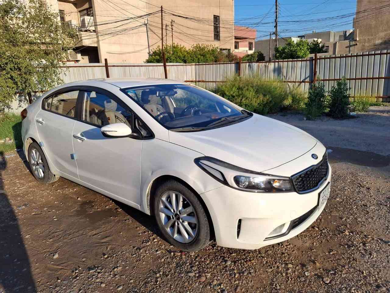 🚗 سيراتو خليجي موديل 2018 – للبيع
✔️ وارد خليجي
✔️ نظيفة ومستخدمة استخدام شخصي
✔️ ضربة خفيفة بالبنيد (مصبوغ نصّة فقط)
✔️ متوفر صور الحادث قبل التصليح لزيادة المصداقية
✔️ الباب الخلفي مضروب وبعده ما مصلح مرفق الصورة
✔️ ماشية : 130 ألف كم (قابل للزيادة)
✔️ رقم بغداد (شرط التحويل ثاني يوم)
💰 السعر: 120 قابل للتفاوض 
📞 للاستفسار والاتصال:
0783 806 6266
