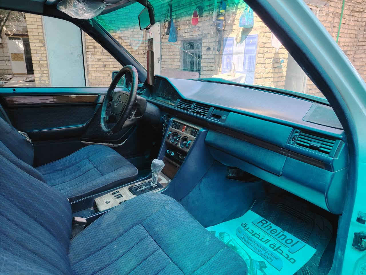 السلام عليكم مارسدس دب  موديل 92 للبيع سعرها 55 وبيها مجال قليل قواعد سليمة السيارة كلها بلاد طخم تاير جديد مكينة وكير صارلهن سنة َ من مشدودات حدادية نص عمر مكاني ناصرية مركز   رقم  ***********
