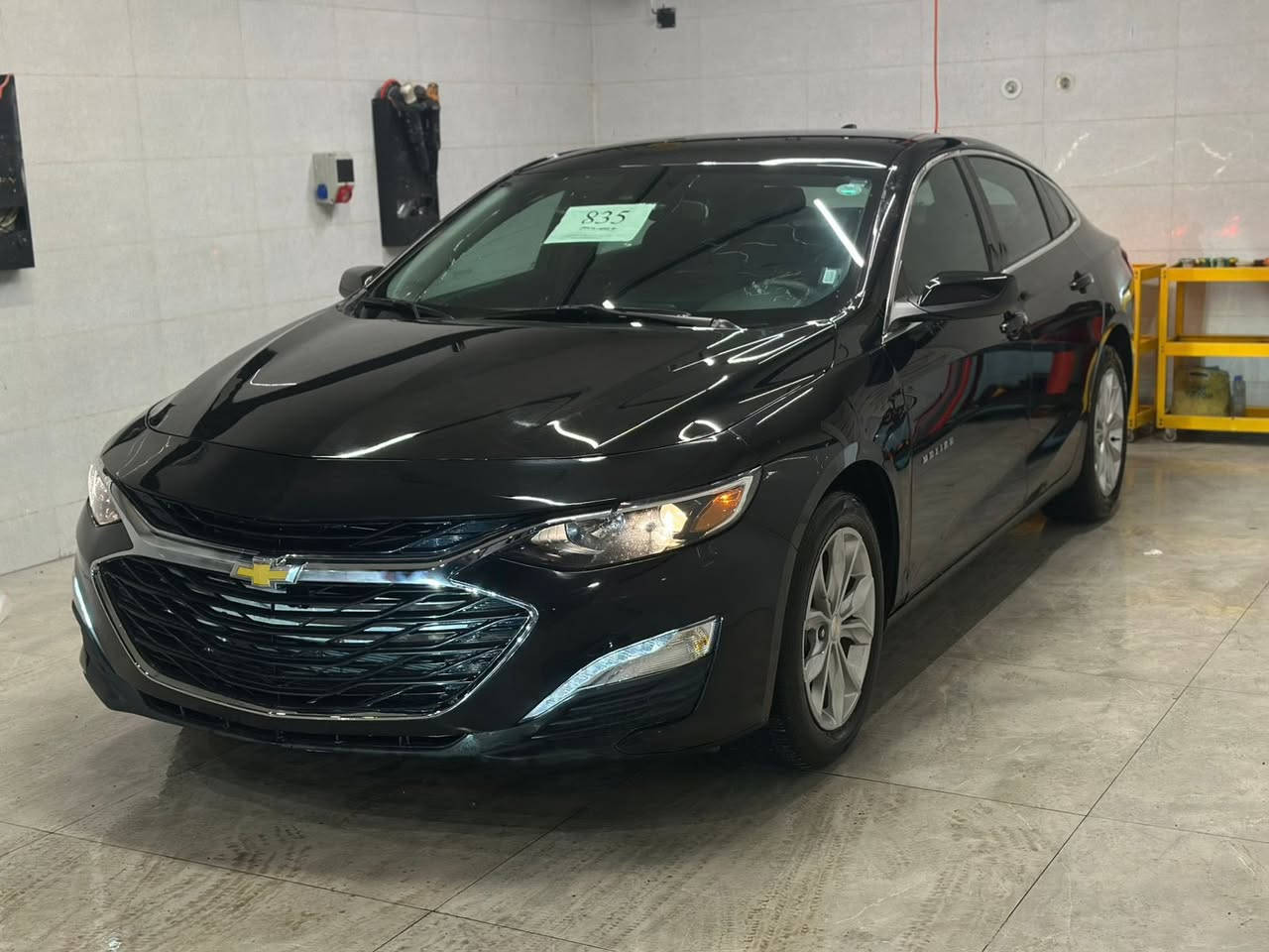 شيفرولية ماليبو LT موديل 2024
#الضرر  : شبر بالبونيد صبغ 
▪️المحرك : 1.5L توربو 
▪️حجم الويل : ويل كب حجم 18
▪️بصمات عدد 2 للأبواب مع بصمة جنطة وبصمة تشغيل وتشغيل عن بعد
▪️لايتات اصفر مع كشافات دعامية LED
▪️سايد بريك دگمة
▪️شاشة الدشبول حجم كبير ( ايباد )
▪️كامرة خلفية دوارة اصل مع الستيرن
▪️كشنات السيارة مخمل اسود 
▪️تدفئة لكشنات المقدمة
▪️تحكم فول كهرباء لكرسي السائق
▪️قطعتين تبريد امامي وخلفي
▪️ تشغيل عن بعد
▪️جنطة كهرباء
▪️سستم صوت 
▪️تحكم ستيرن جهتين بلوتوث وحاكية وكروس سرعة وتحكم صوت 
▪️نظام ABS مانع انزلاق
بدون رقم يترقم جميع محافظات كردستان 

السعر المطلوب : 125 ورقة مع المجال
 المكان اربيل 📍
الاتصال على : ***********
