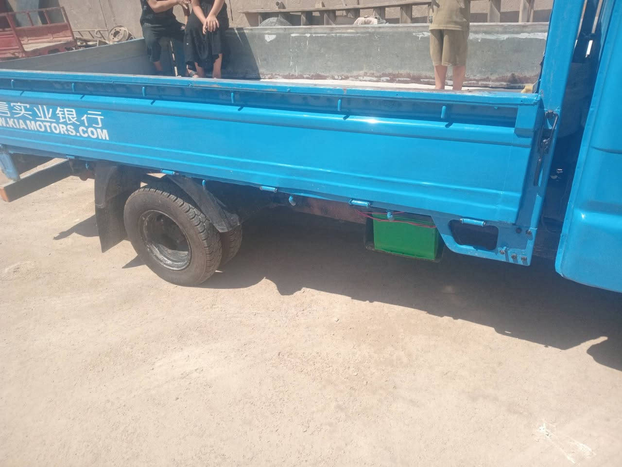 سلام عليكم السياره للبيع مديل ٩٥ 
السعر ٤٢ بيه مجال للستفسار الاتصال ع 
***********
