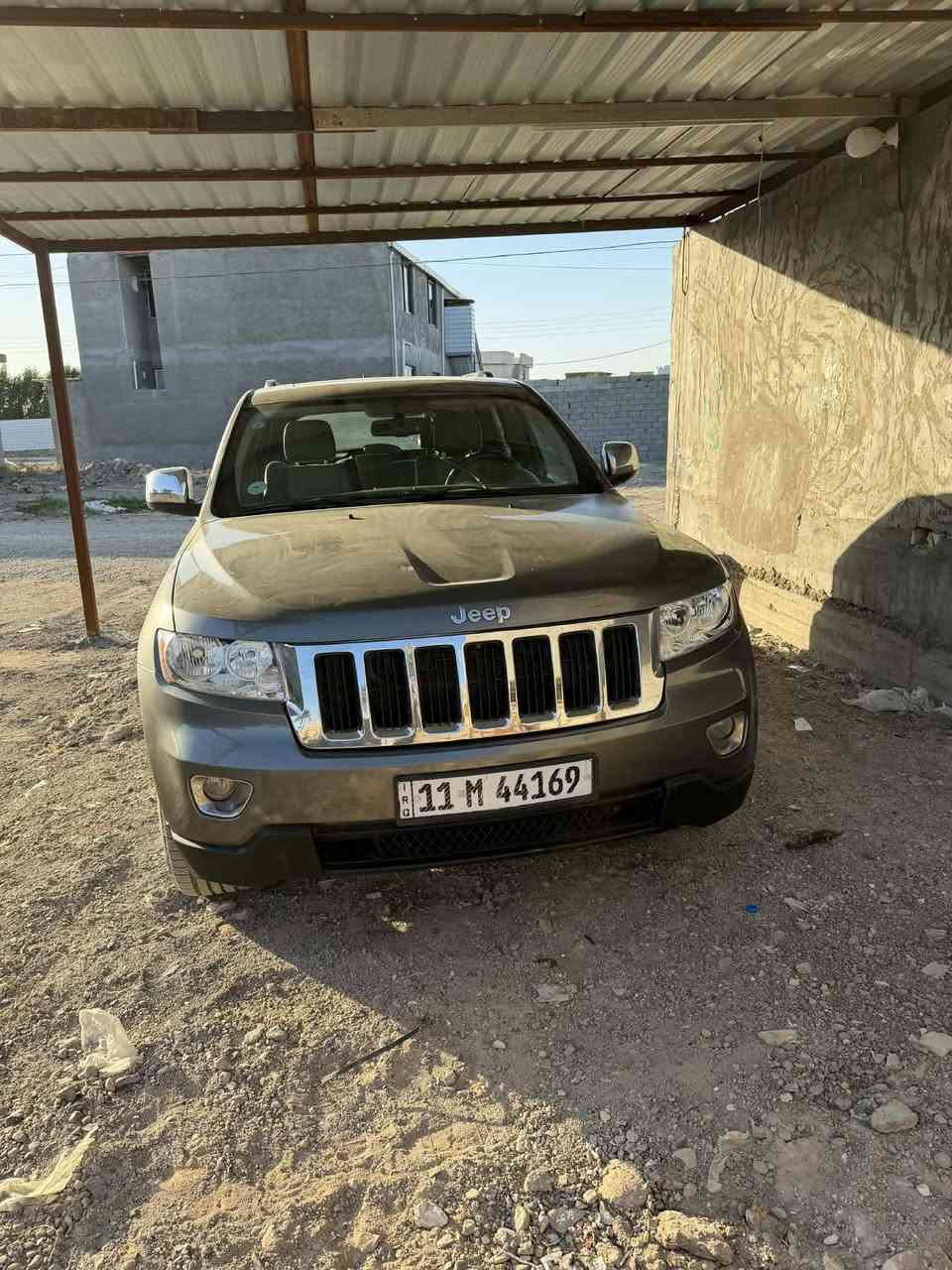 سلام وعليكم جيب لاريدو  2013
سياره فول موصفات بصمه بنراما كشنات جلد كهرباء صدرهه جديد كير مكينه جدد سياره داخله كلين وصاربل عراق بيهه خشم بنيد وجملغ شويه سياره رقم بغداد نكليزي بسمنه 
العنوان ناحيت الرشيد الوسفيه قرب سيطره 75
 رقم الهاتف***********
السعر 153بيهه مجال بصيط
