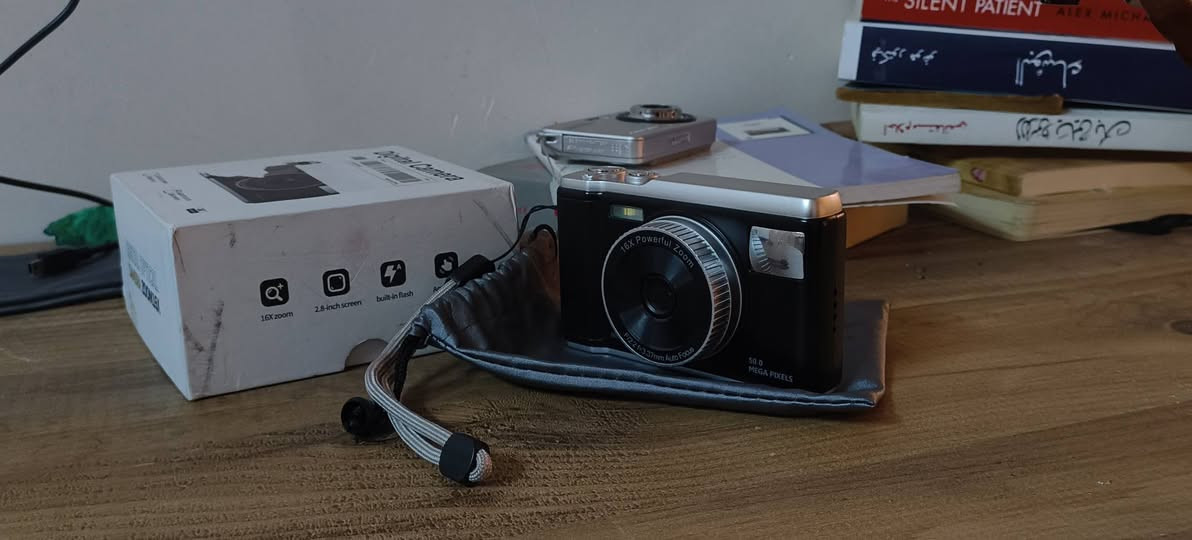 متوفر عندي كامرتين للبيع
الكاميرا الرصاصية من ماركة Andoer، كاميرا خفيفة و صغيرة مثالية  لتوثيق اللحضات والذكريات، مستعملة قليل وياها الكارتون و كيبل الشحن و بطارية إضافية و بيت الرام . 
بسعر 25 الف 
الكاميرا الثانية digital camera تجي بعدسة 50 MP صورها حلوة و تدعم الشحن السريع، الكاميرا مستعملة بحالة جيدة وياها الكارتون و كيبل شحن type c . 
بسعر 45 الف 
للعلم الكامرتين للصور و تسجيل الفيديو مو بس صور فقط . 
اللي يريد يشوف جودة الصور مال كاميرات يراسلني عالخاص و يدلل . 
متوفر توصيل مجاني داخل كركوك


**إذا كنت صاحب هذا الإعلان وتريد حذفه لأي سبب، رجاءا أرسل رسالة إلى الدعم الفني**