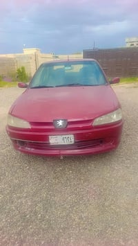 بيجو. حره. حره. 2002 كير محرك شرط  كهربائيّات كلها شرط صدر شرط.  رونات...