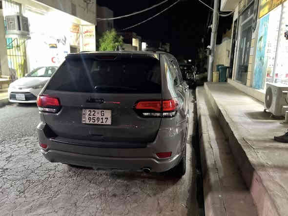 جيب گراند شيروكي بلاك توب لون اسمنتي المرغوب موديل 2021 

المواصفات

 رادار خلفي وتوقف ذاتي حساس خلفي كامرة دوار 

رادار جانبي 

شاشة تاب الجبيرة 

كشنات تدفئه 

استيرن تدفئه 

كشنات جلد وشامو 

نضام اتو استوب 

انضمة قيادة سبورت نورمل ايكو 

تشغيل عن بعد 

مري الجانبية تعتيم ذاتي ونقط عمياء وهيتر بالمري  

محرك 3600 V6 تو ويل  ماشية 72 ميل وقابل للزيادة 

الضرر 3 قطع الكدام بخ فقط بدون دواخل وهذا تقرير الكارفاكس  السعر 275 ومجال

عنوان دهوك / *********** /*********** 

ملاحضة يرهم مراوس دورنكو او رام V8 موديل 21 وفوق
