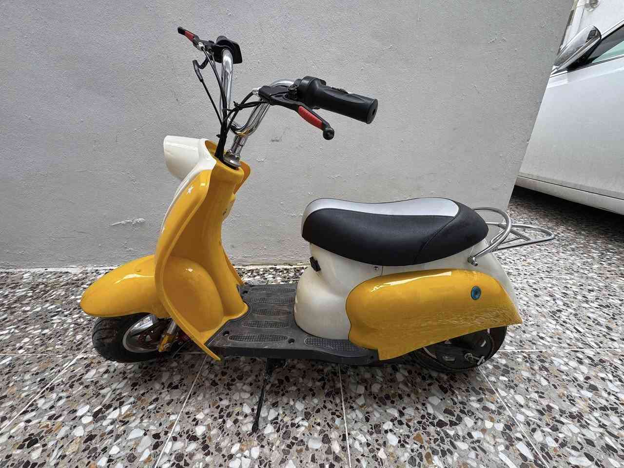 دراجة ( ماطور ) شحن نوعية جيدة جداً للبيع 
سعره 225 الف وبي مجال 
الموقع : كركوك - المصلى 
رقم الموبايل : ***********
