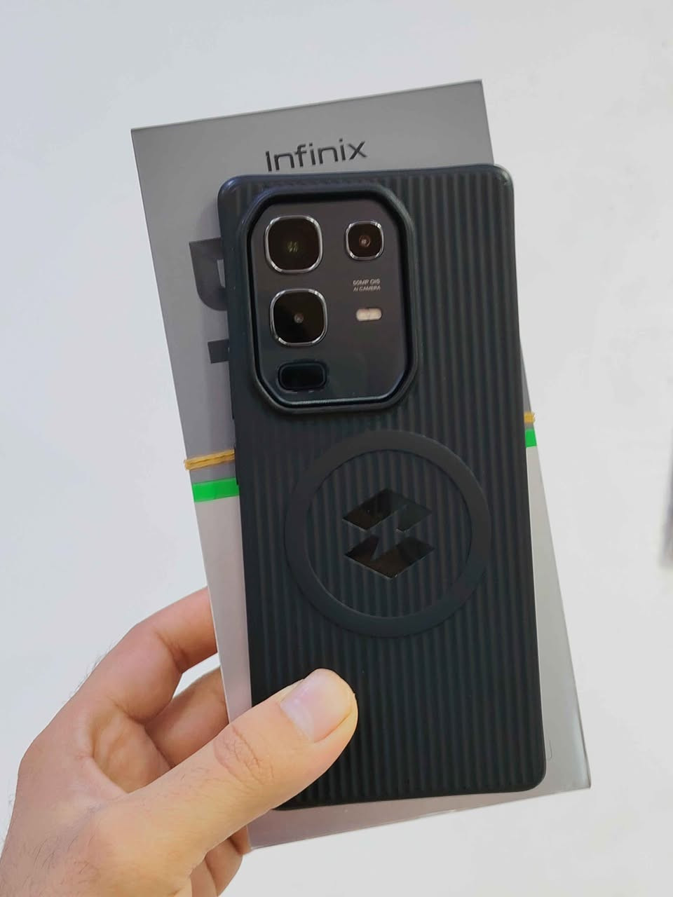 السلام عليكم للبيع انفنكس نوت 50 فقط استخدام قليل كامل ملحقات ذاكرة 256 جهاز مواصفاته قويه السعر 250 الف مكاني البصرة *********** البصرة, العراق
