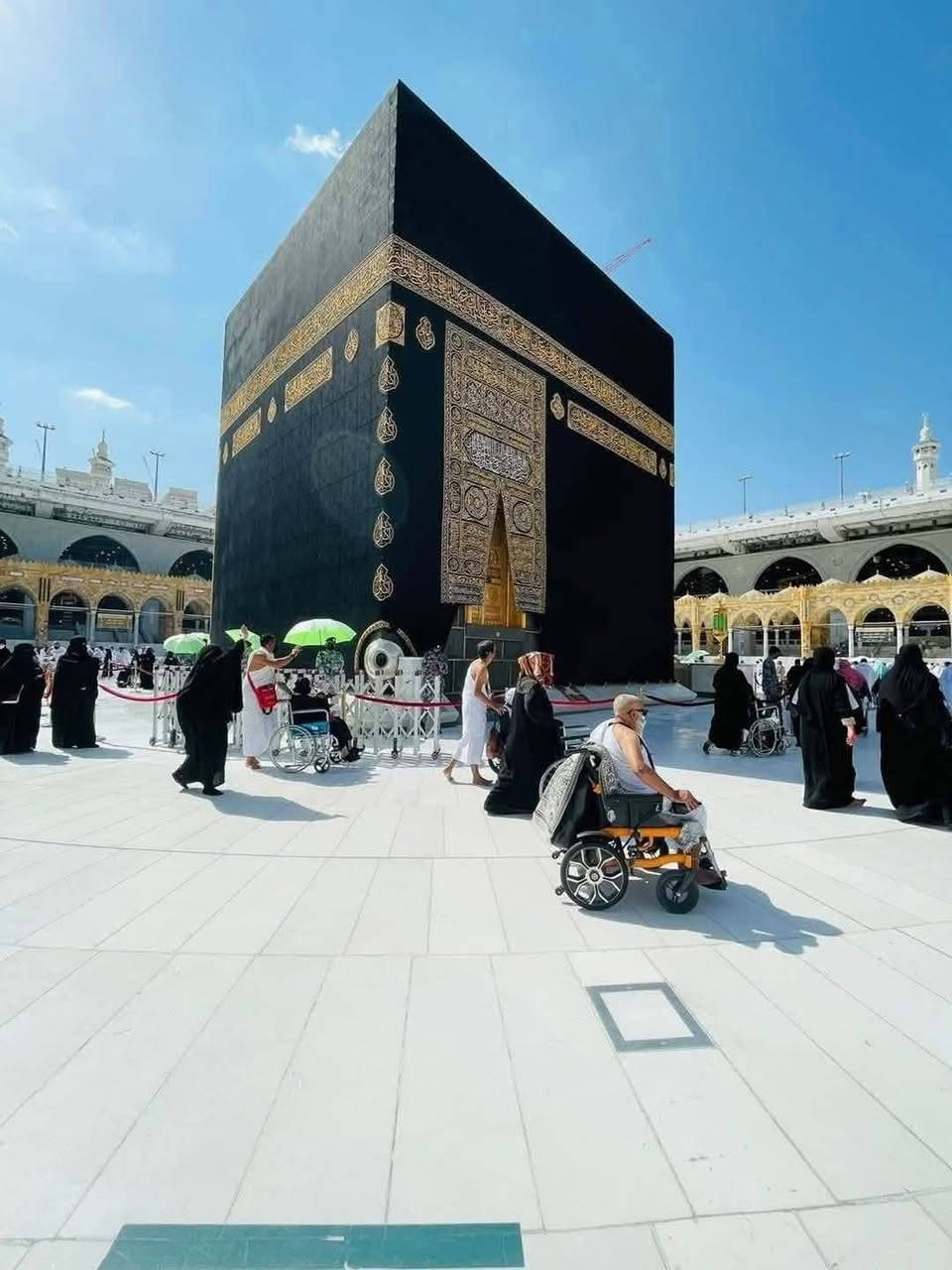 ‏   بســم اللـــه الـــرحمن الرحيم 
‏
‏قال رسول الله ﷺ: "العُمْرَةُ إلى العُمْرَةِ كَفَّارَةٌ لِما بيْنَهُما"
‏على بركة الله تعالى 
‏تعلن حملة الكوثر عن تيسير رحلاتها إلى بيت الله الحرام وزيارة النبي الاكرم محمد صلى الله عليه واله وسلم وائمة البقيع عليهم السلام
‏
‏🕋 برنامج العمره 🕋
‏
‏عمره شهر محرم الحرام المفردة يوم ١٥ محرم
‏  
‏&_ احرام رجالي + حقيبة كتف 👜👜 جادر نسائي +حقيبة كتف
‏&_ 3 وجبات طعام بوفيه مفتوح
‏&_3 ايام المدينه المنوره  فنادق المنطقة المركزيه 🕌
‏
‏&_ 6 ايام مكة المكرمة محبس الجن 🕋
‏&_ زيارة المزارات الدينيه في مكه والمدينه المنوره
‏
‏&_رحلة اختيارية إلى مدينة جدة عروس البحر الأحمر ⛵️
‏السعر  ٦٥٠ ألف  نقدا
يوجد اقساط وبشكل مريح

‏ملاحظة :مهمة جدا
‏ &يرجى تسليم الجوازات وبالسرعة الممكنة  ومن الله التوفيق
 يمكن لجميع المحافظات الحجز عبر الواتساب والدفع والماستر كارد 
‏&_جواز سفر +صورة خلفية بيضاء 
‏&_يرافق الحملة مرشد ديني مجاز من هيئة الحج والمرة
‏&_العنوان  بابل القاسم 
‏جميع الأرقام واتساب اتصال
‏ *********** ابوسيف الجوذري
‏‪***********‬
‏***********ابو احمد حازم الجوذري 
‏&_خدمةضيوف الرحمن شرف لنا

