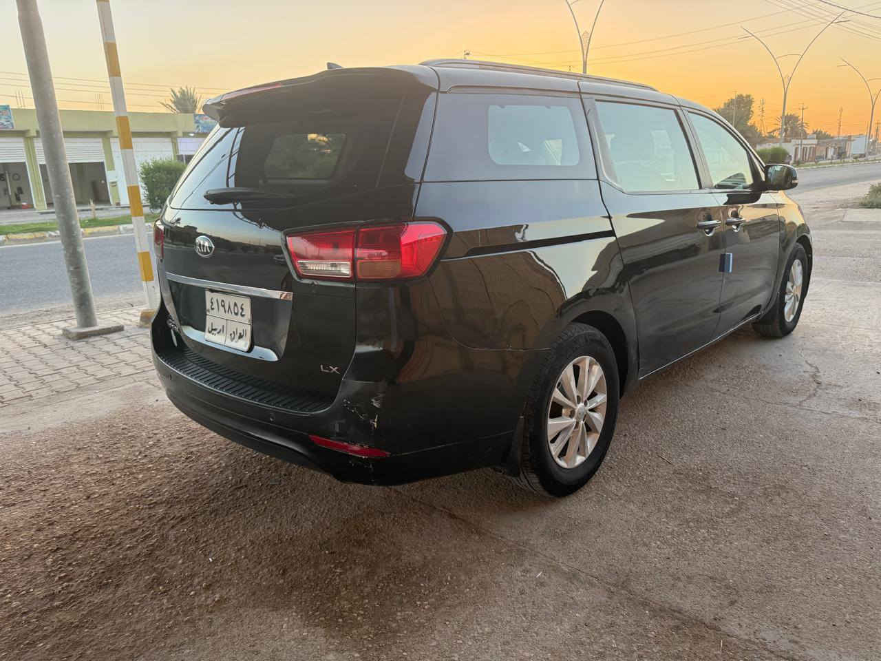 للبيع او مراوس
كيا سيدونا 2015 السياره نظيفه وجاهزه ماشيه 230 حادثهه جانبي بجم كبس 
ابواب كهرباء .. 7 راكب .. 
هيترات بالكشنات ..كشن السايق كهرباء 
السعر 155 
***********
