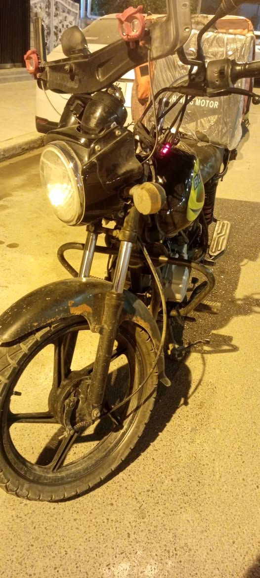 السلام عليكم بوكسر مرقمه بغداد سنويه اباسمي..مديل 2020.....دراجه مجفته مره وحده تجفيت شركت المصطفى نفسه دراجه مكفوله كفاله عامه مامتعوبه الدراجه عارضه 1650 وبيه مجال عنواني بغداد العبيدي حي الراسه 
***********
