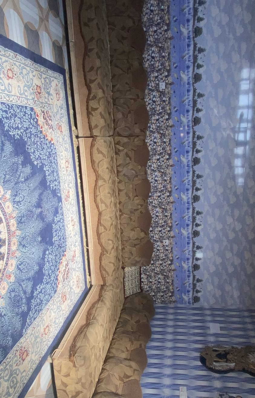 السلام عليكم
ميز يحتوي على ٣كراسي 
وديوان متكون من ٣ قطع 
السعر ١٥٠ الف وبيها مجال 
للطلب والاستفسار الاتصال على الرقم 
***********
علماً ان الرقم يحتوي على واتس اب
