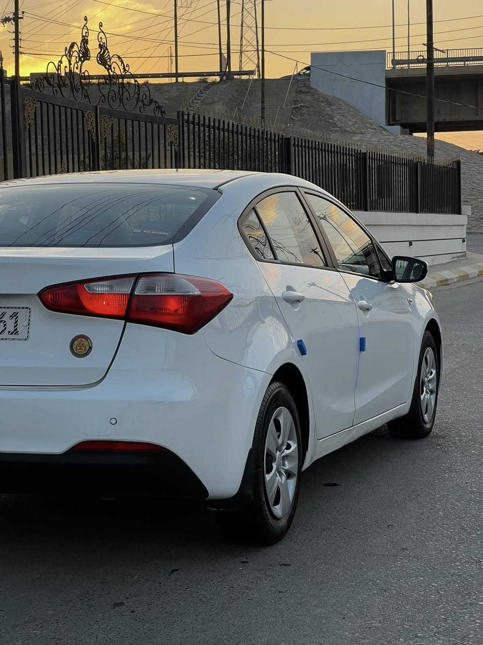 السلام عليكم جميعاً كيا سيراتو خليجي موديل 2013 رقم صلاح الدين دولي بسمي محرك 1600 تحكم استيرن حساس خلفي كأمره  كير ومحرك مكفولات تخم تاير جديد صدر امامي وخلفي جديد تبريد🥶 بيهة صبغ شبرين فقط باقي مكفول السياره مال جناي العنوان صلاح الدين بلد .الاتصال 
***********
