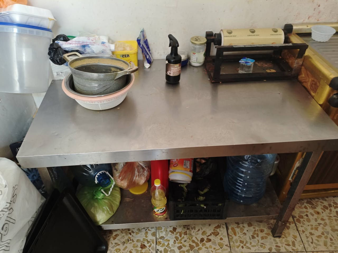 غراض مطعم البيع مستعمل اخو الجديد الاستفسار ع رقم موبايل ***********
