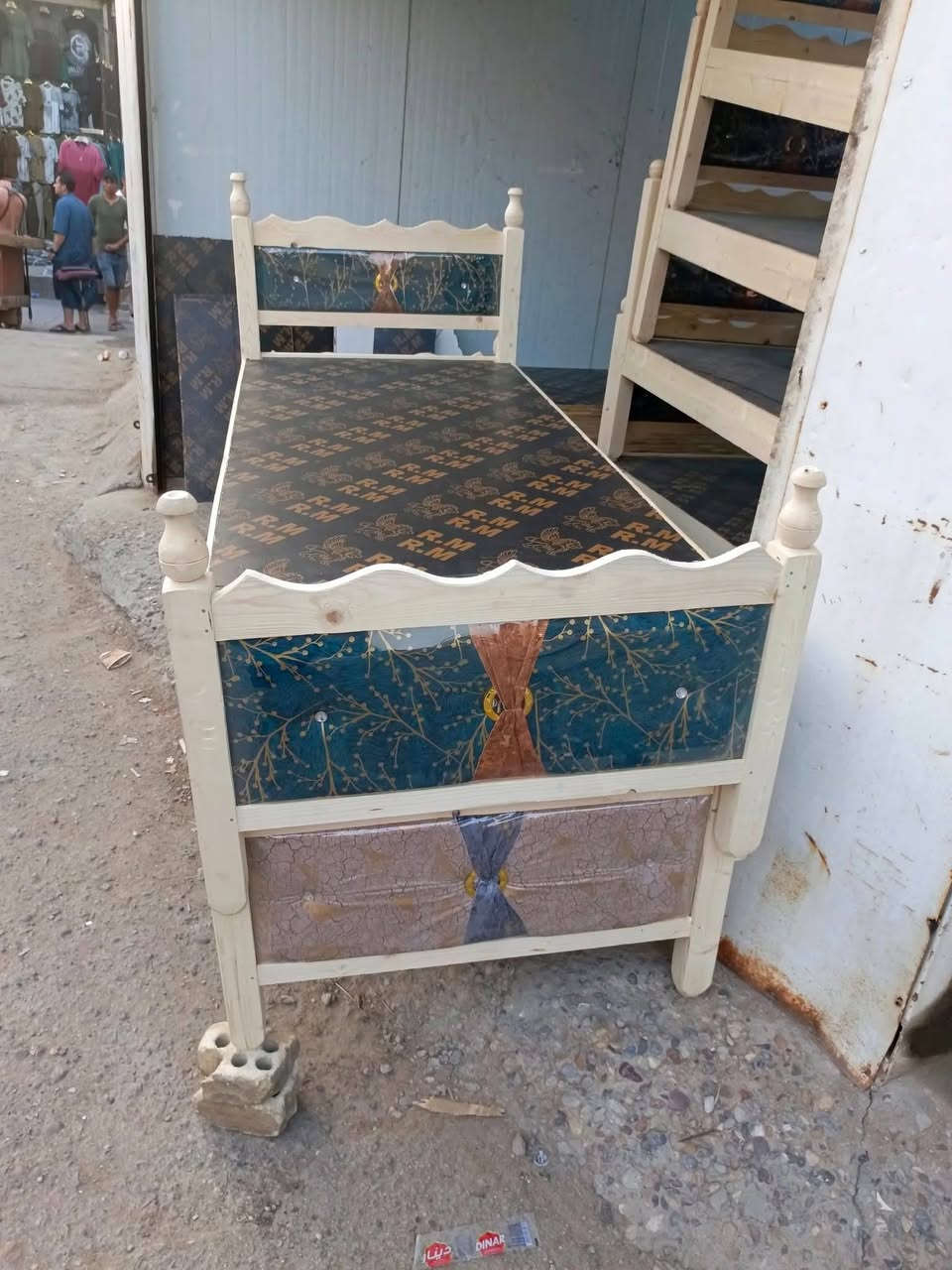 جربايه خشب دوشمة نفر القياس الكبير.                                      السعر ٦٠الف


**إذا كنت صاحب هذا الإعلان وتريد حذفه لأي سبب، رجاءا أرسل رسالة إلى الدعم الفني**