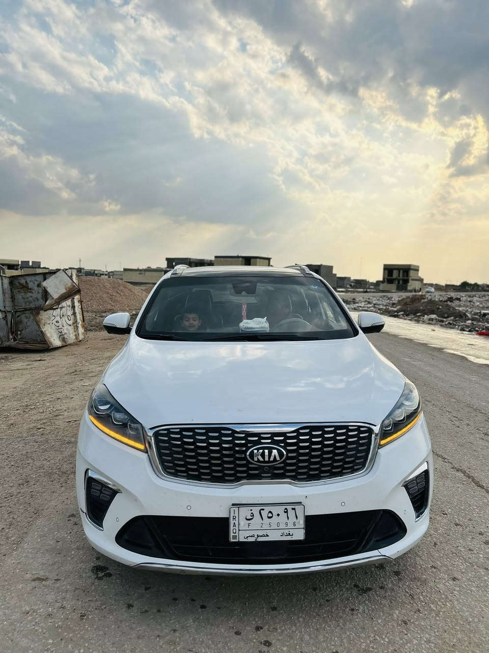 اسلام عليكم سورنتو أمريكي موديل 2019 سياره فول الفول
بنرامه
بصمه 
تحكم إستيرين 
حساسات اماميه خلفيه
لايت زنون 
داخل لونين 
سياره حلوه كلش 
بيها قطعه من امريكه وحده
سياره فول الفول تحويل مباشر
مكينه ٦ سلندر مامفتوحه 
كير خير من الله تبريد ثلج 
بعد هواي مواصفات 
سعر تواصل ع رقم 

‭٠٧٧٣ ٥٣١ ٠٣٢٥‬
