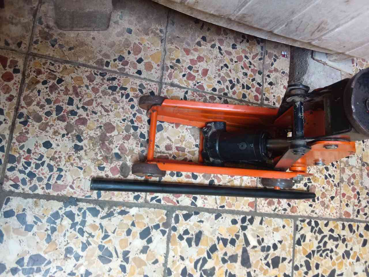 ⭕ يوجد توصيل لكافه المحافظات
اخوان لكثرة الطلبات على هذا النوع من الجك العربانه وفرته الكم اليوم نظيف ماتعبان شغال وعل الفحص اخو الجديد يتحمل 2 طن سعرة 35 الف مكاني بغداد
*********** 
تحياتي 🌺💖
