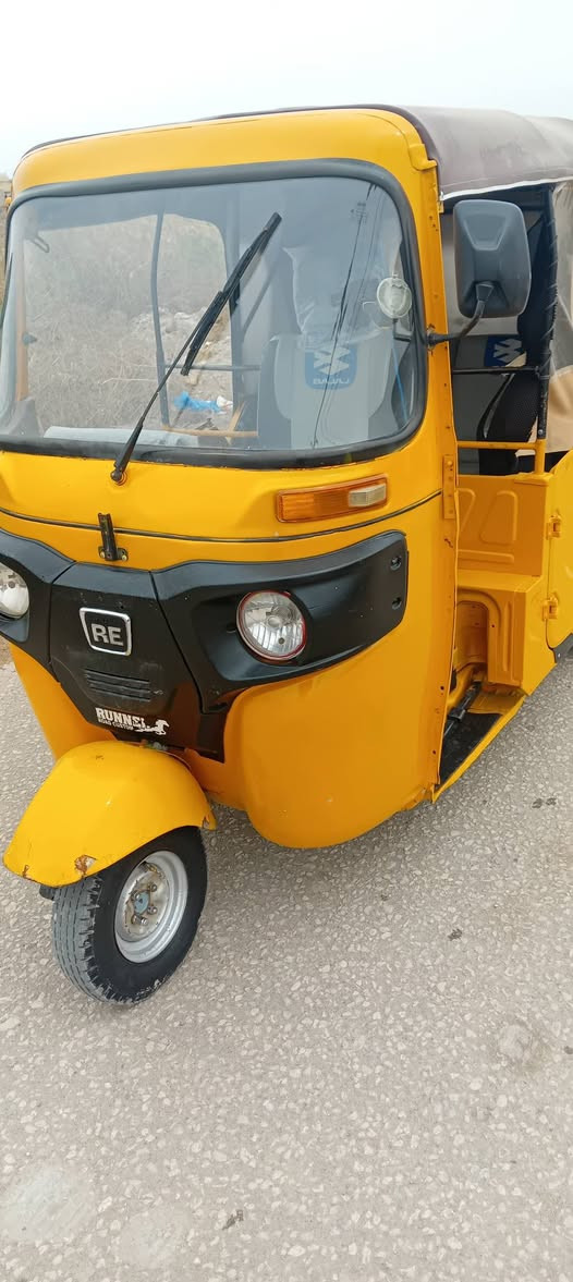 السلام عليكم 21 شهر ١١ رقم نكليزي داخله هزه  رقمه واسط وراعيه موجود يمي مصبوغه عام جماليه مابيه اي ضربه ولا معجون محرك اخرس مبدل بس بستم فقط المكان القاسم السعر ب 6900 وبيه مجال بسيط *********** رجآ لموشراي لايتصل
