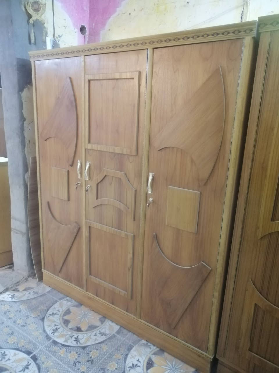 السلام عليكم يوجد لدينا انواع الكناتير والبوفيات العنوان ابو رمانه قرب مركز الشرطه للتواصل الاتصال على هذه الرقم ***********
