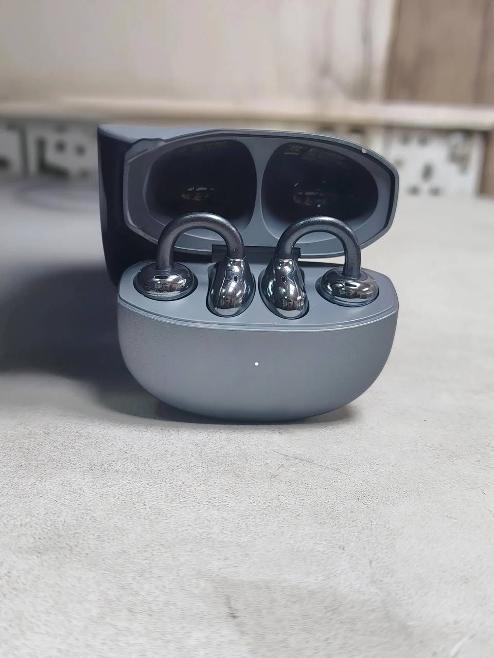 سلام عليكم سماعات هونر البيع سعر 65او بيها مجال عنواني بغداد البياع حي التراث رقم  ***********
