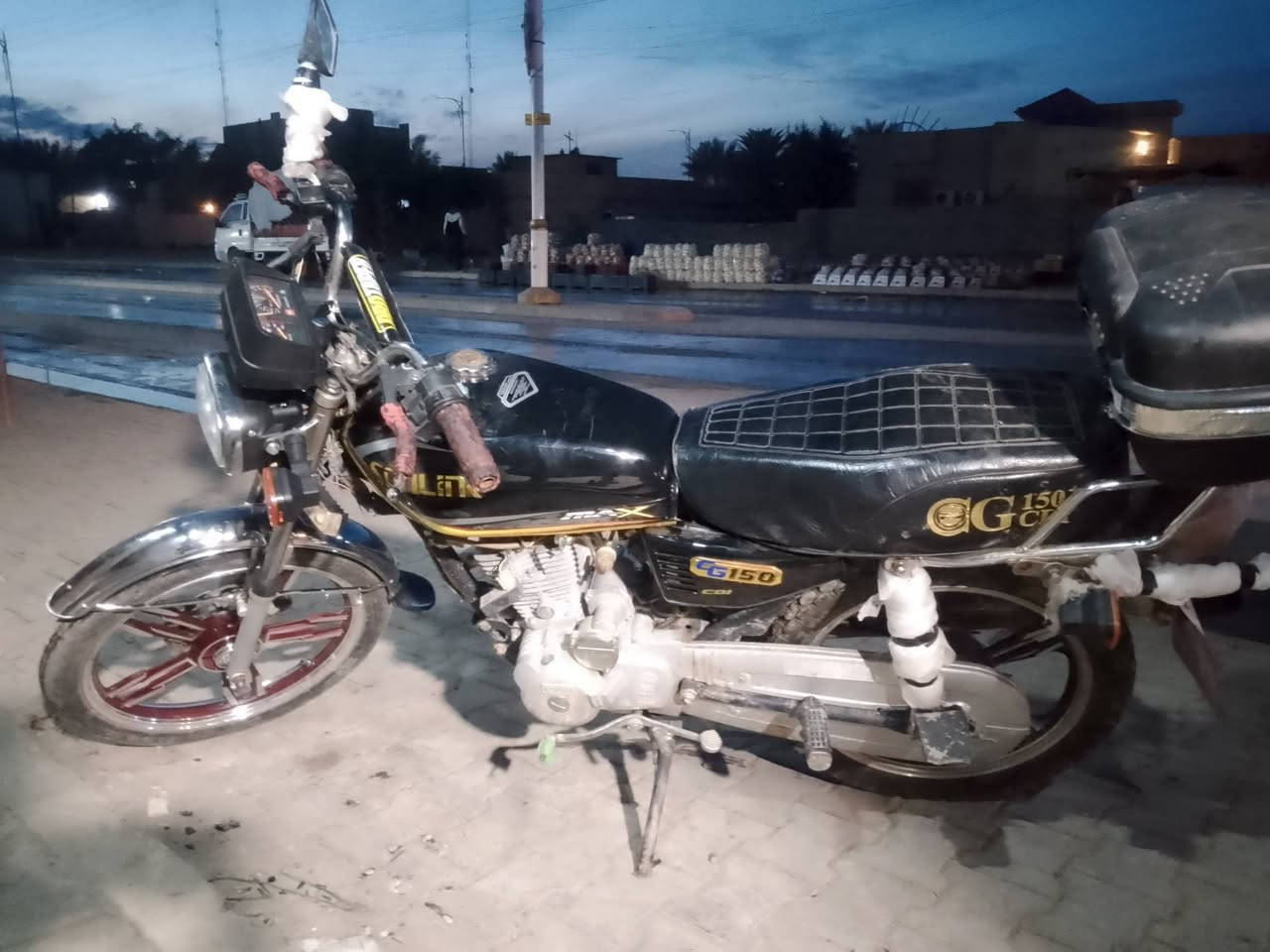 سلام عليكم دراجة البيع سفيان 2020  دراجه نظيفه مثل ما اشوف كهربائيات شغاله نكر سلف تأيرات جديد نضيف فول سعر 375بهامجال تصال ***********
