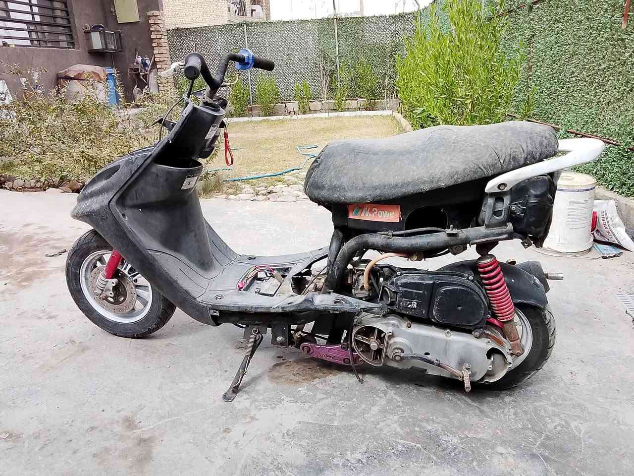 سلام عليكم دراجه كاطه نايريه مكينه شغاله ابيعلك كوم حديد ماكني ابو غريب 170.     ***********
