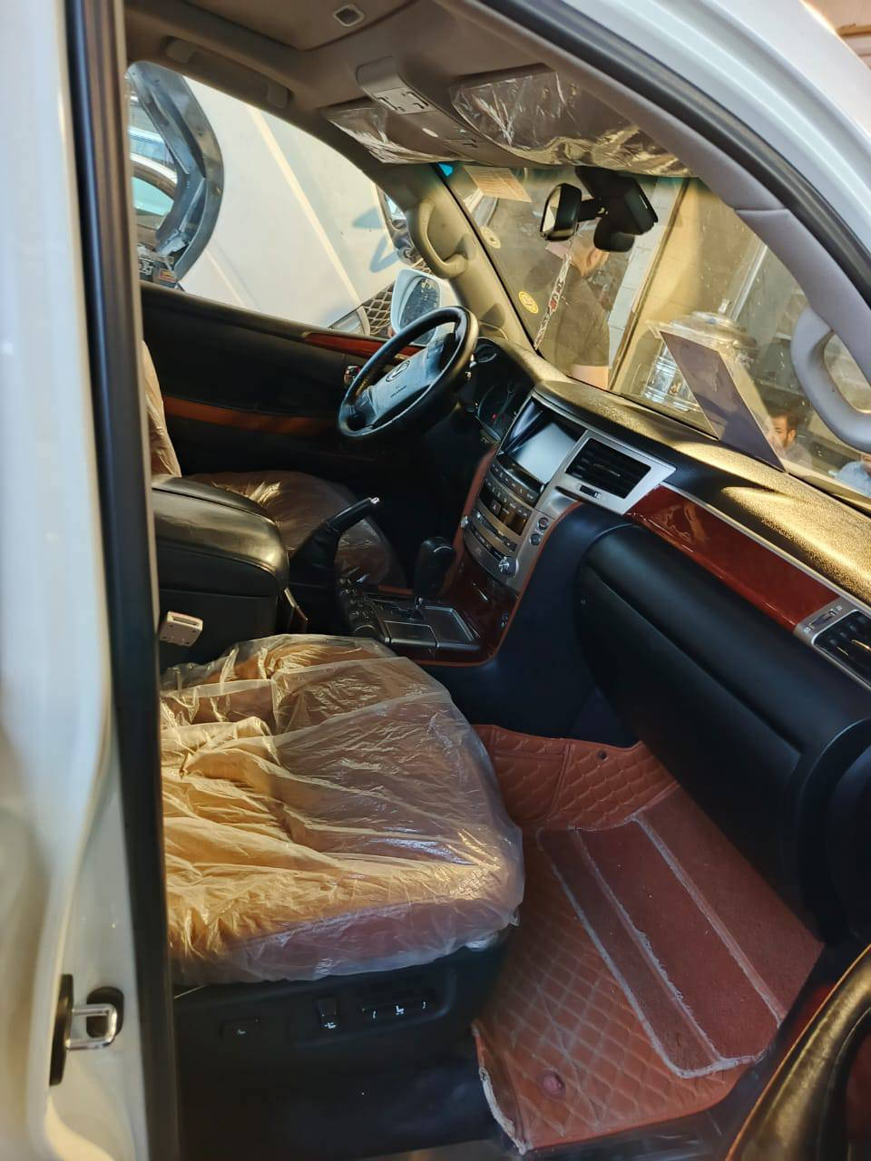 سلام عليكم لكزز  موديل 2013  البيع المكان بغداد السعر  4دفاتر بي. مجال الاستفسار تصل_***********
