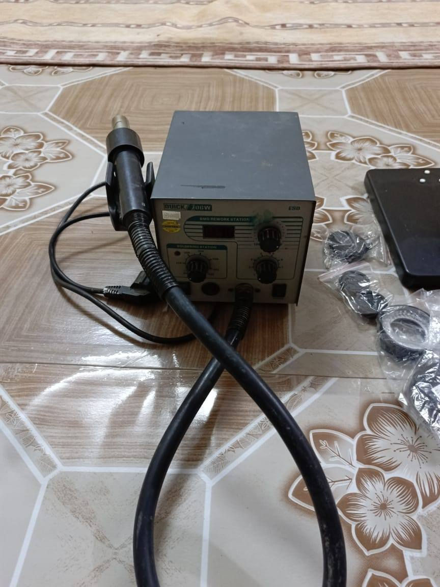 سلام عليكم شباب غراض صيانه للبيع كاويه عدد 2.. بور سبلائ... قالع شاشات الكبير..هيدكان.. مجهر جديد خذته ب ٣٥٠ ما مستخدم ابدآ جديد ملحقاته كلهه ويا مسدخدمات شيء قليل السعر 500 العنوان النجف للستفسار رقمي ***********

