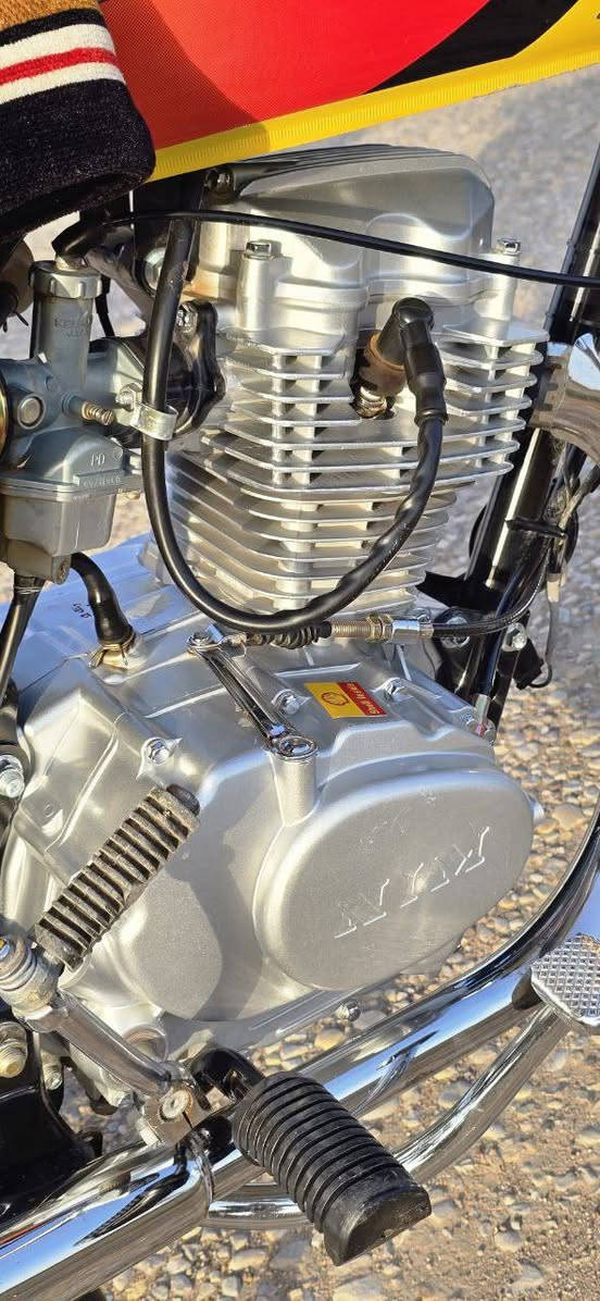 السلام عليكم دراجه للبيع موديل 2025 اوراق سكنر ما مفتوحه مكفوله مستخدمه 4 اشهر السعر خاص 
المكان شطره 
رقمي ***********
