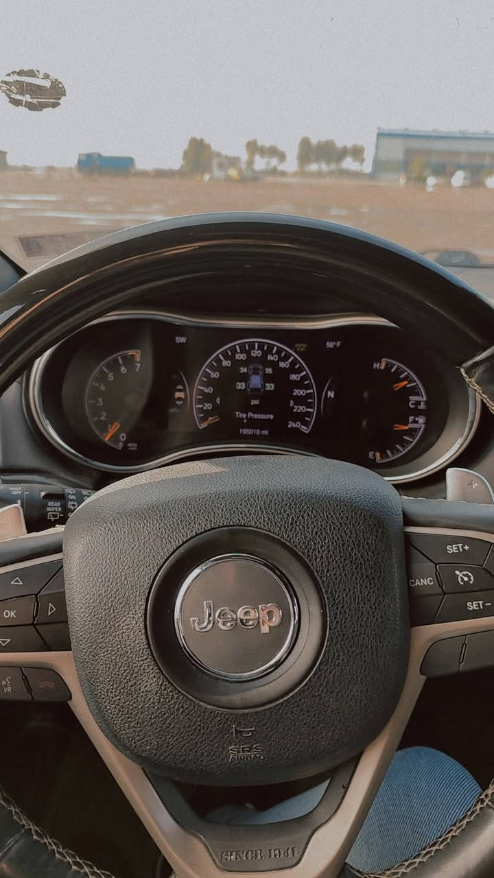 جيب اوفر لاند 2015 السياره ضربتها قطعة وحده فقط 
السياره دخول جديد كتاب ضباط
 فول مواصفات السعر 22.000 

***********
العنوان /حلة
