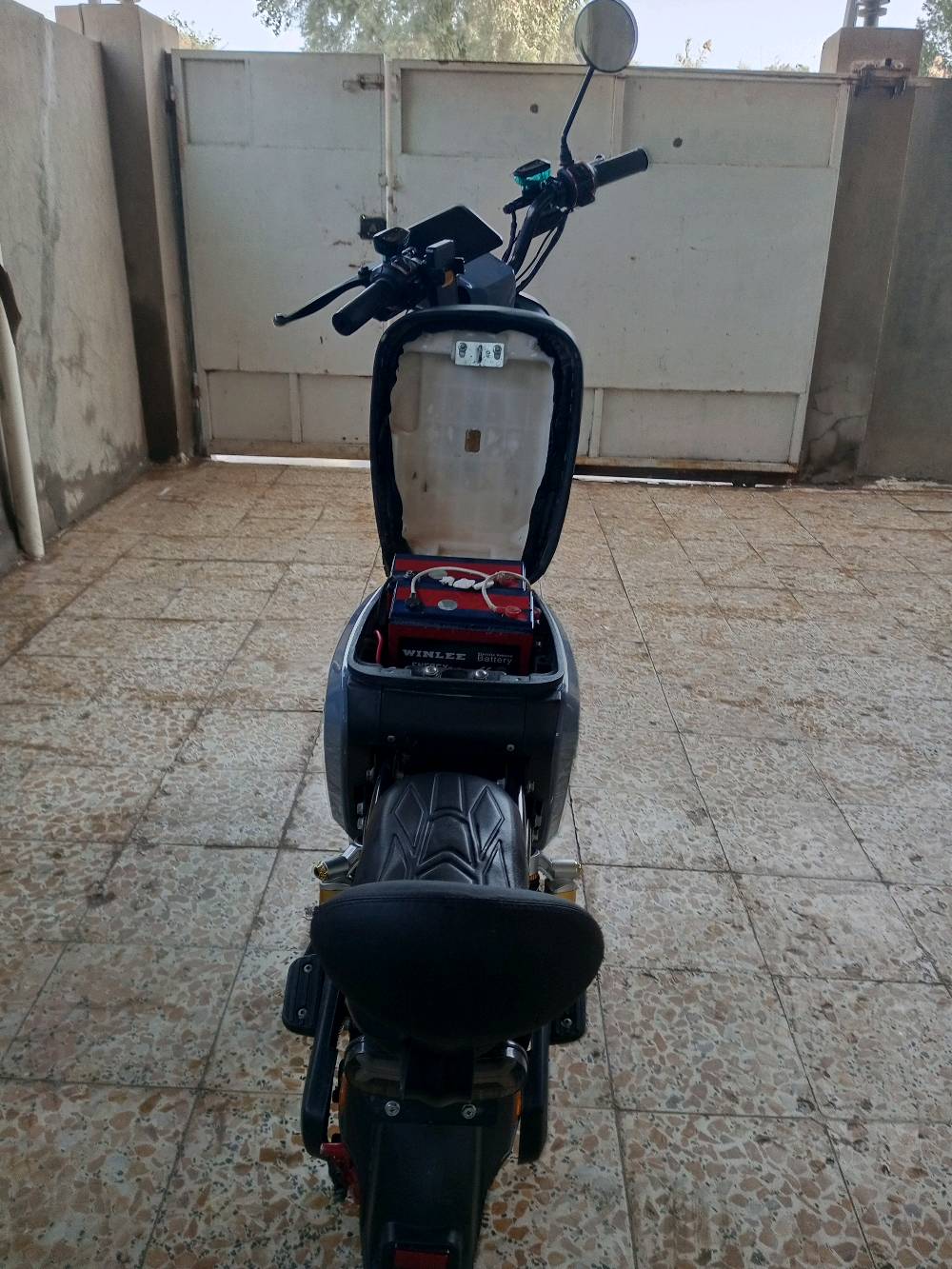 دراجه شحن R9 فول مواصفات كلشي شغال نشرات واضويه والدراجه نضيفه شوفت عينك موديل 25 شاحنه رقميه ماشيه 507 كيلو متر العنوان بابل الاسكندريه حي المصطفى الاول قرب جامع المصطفى تواصل ***********