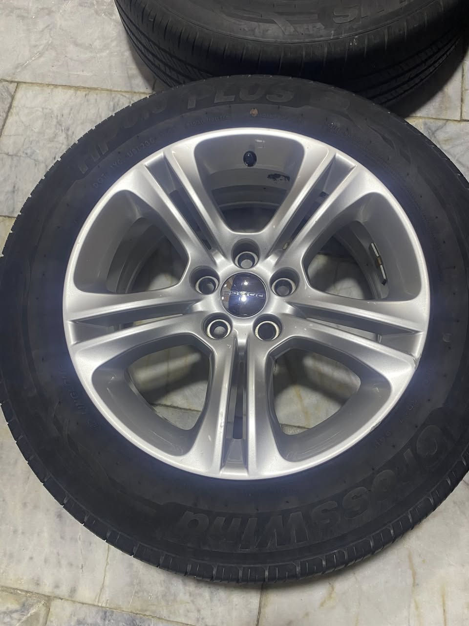 تخم ويل ١٧ بي تخم تاير نضيف لافتيله لا ركعه 
ولويل لاعواج ولا لحيم ولا صبغ ٢٠٢٣ 
اصلي السعر ٢٥٠ 
مكاني البصره القرنه 
***********
