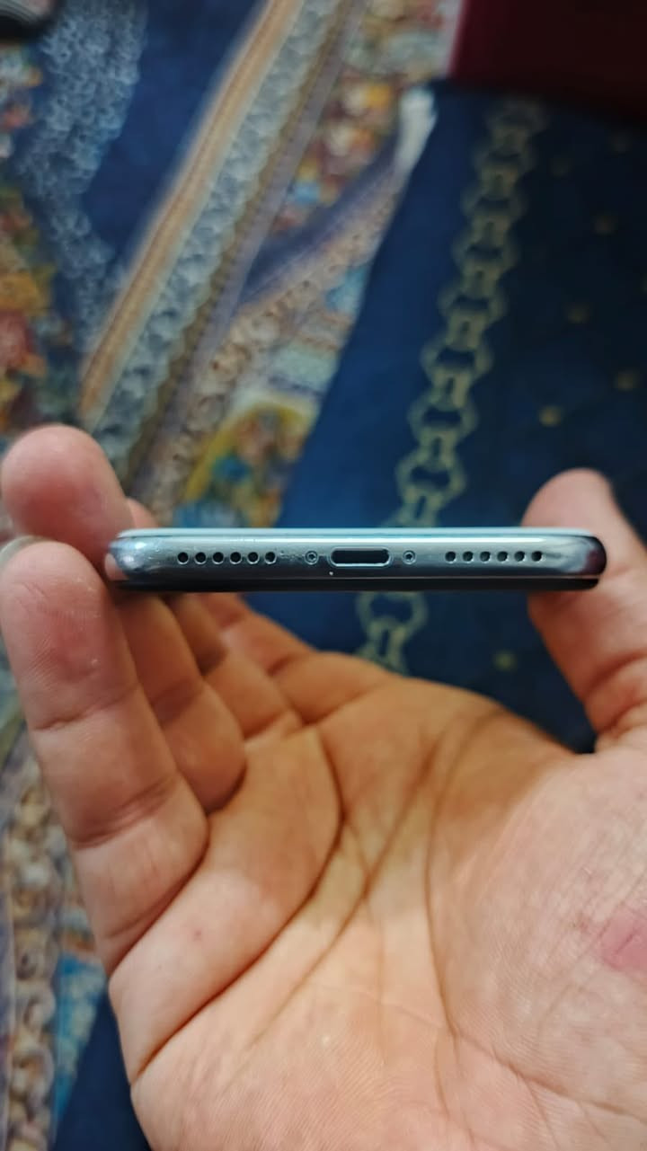 سلام عليكم ايفون اكس 
ذاكره٢٥٦✅
شاشه مبدله نوعيه زينه✅
بطاريه مبدله تفصيخ✅
شغال سيمكارت فرمت حدث عادي ✅
جهاز يخبل شحنه كلش قوي 
فقط عطل واحد فو فيس ايدي جان يشتغل بس فلات مال فيس ايد انكطعت بس تبدلت فلاته (١٠) الف يرجع يشتغل غير كله شغال سعره (140) مكاني الاعضميه فقط اتصال ***********
