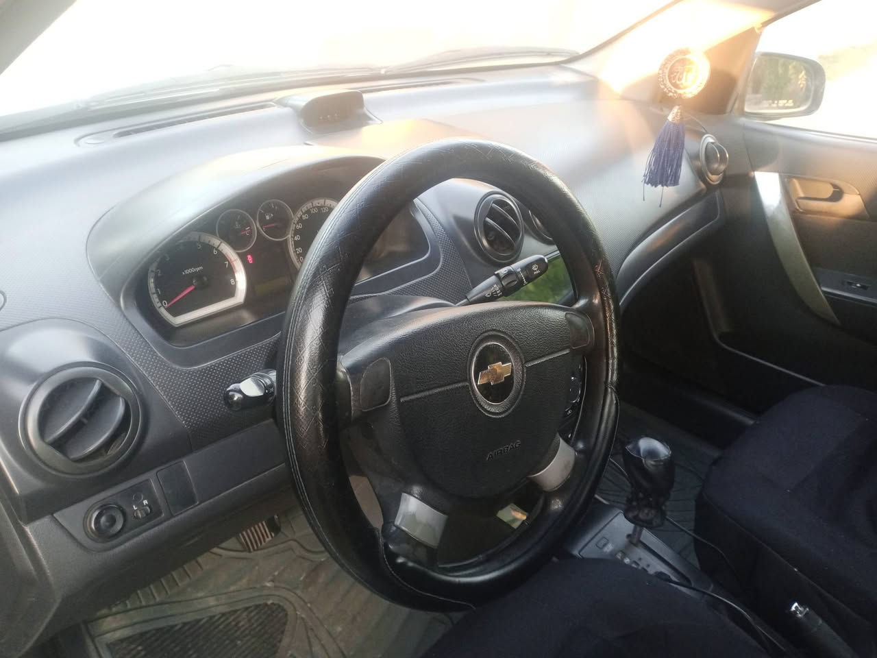 السلام عليكم افيو موديل 2009رقم اربيل كير محرك مكفولات نظيفه جداً محرك 1600 دواخل نظيفه كهربائيات شغاله سنويه تسقط 2029  العنوان بغداد ***********السعر 67
