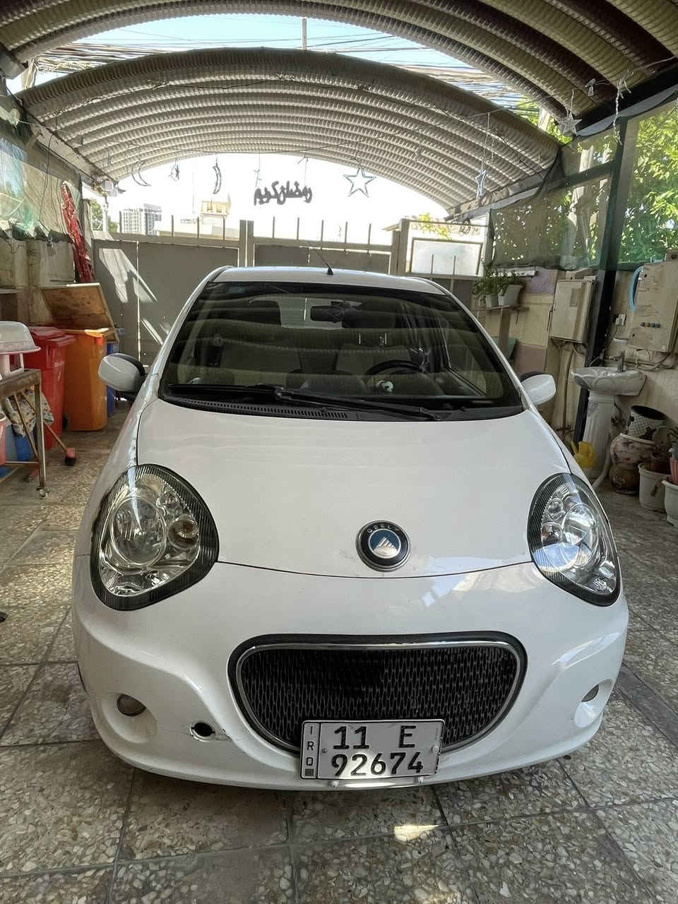 جيلي باندا 2013 حلوة ونظيفة مابيها اي نقص تبريد شغال بارد كلش حماوة ماكو متصعد ابد 
بيها طخات خفيفه ب جاملغات اماميه 
كير مكفول 
محرك مكفول 
سنوية وهزه جديدات 
سعرها 48 بيها مجال 
عنوان بغداد العامرية 
لتواصل ***********
