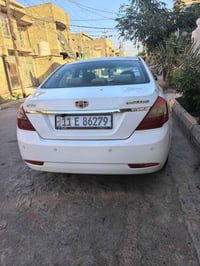جيلي امكراند C7 موديل ٢٠١٣ سيارة نظيفة مابيها حادث تخم تاير جديد كير و...