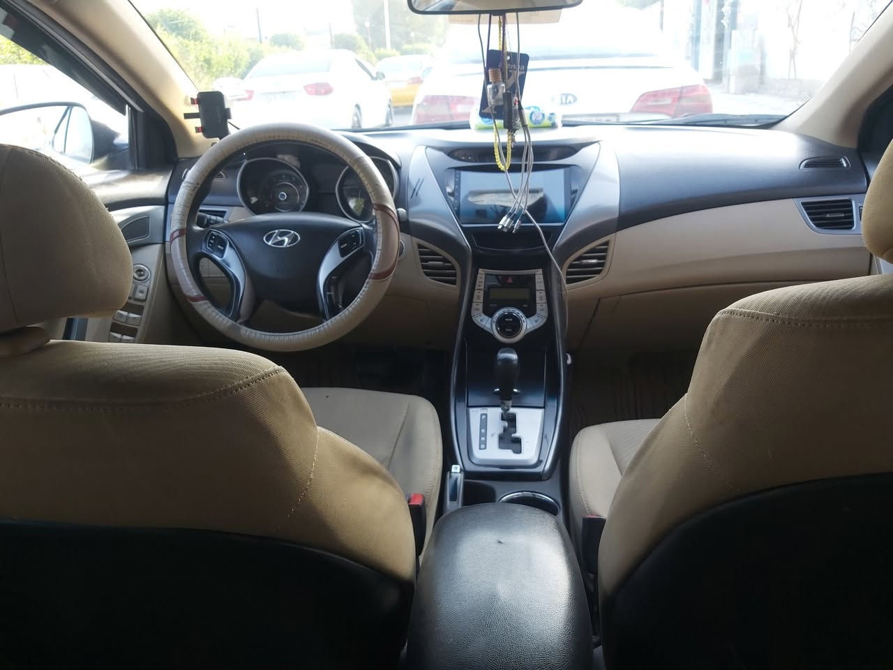 النتره مديل 2012خليجي فول المواصفات فتحت سقف شياير مري بصمه ابواب بصمه تشخيل محركها 1800رقم بغداد بسمي مكان سياره ناصريه سعرهه 105وبيهه مجال رقم تلفون ***********
