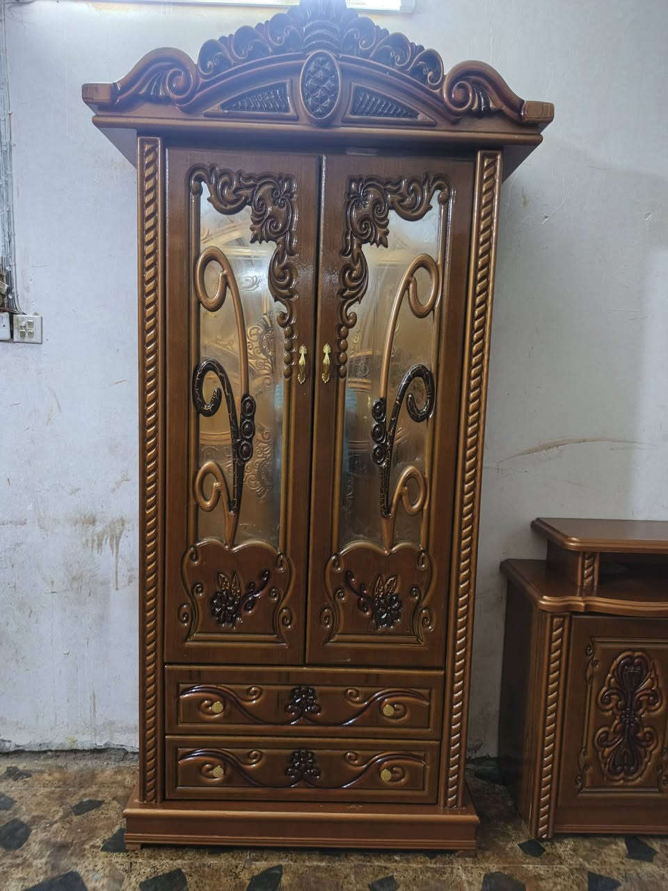 غرفه اخشاب ام السته نجاره تزكام جديده كلش نهايته 650مكان ناصريه ***********

