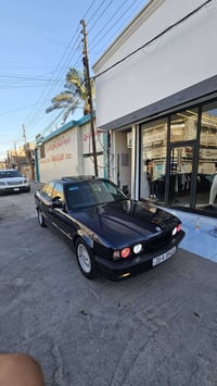بي ام موديل 1993/ 525/ v6 اصل مسكر فانوس مكينه كير شرط  غرفه نظيفة صبغ...