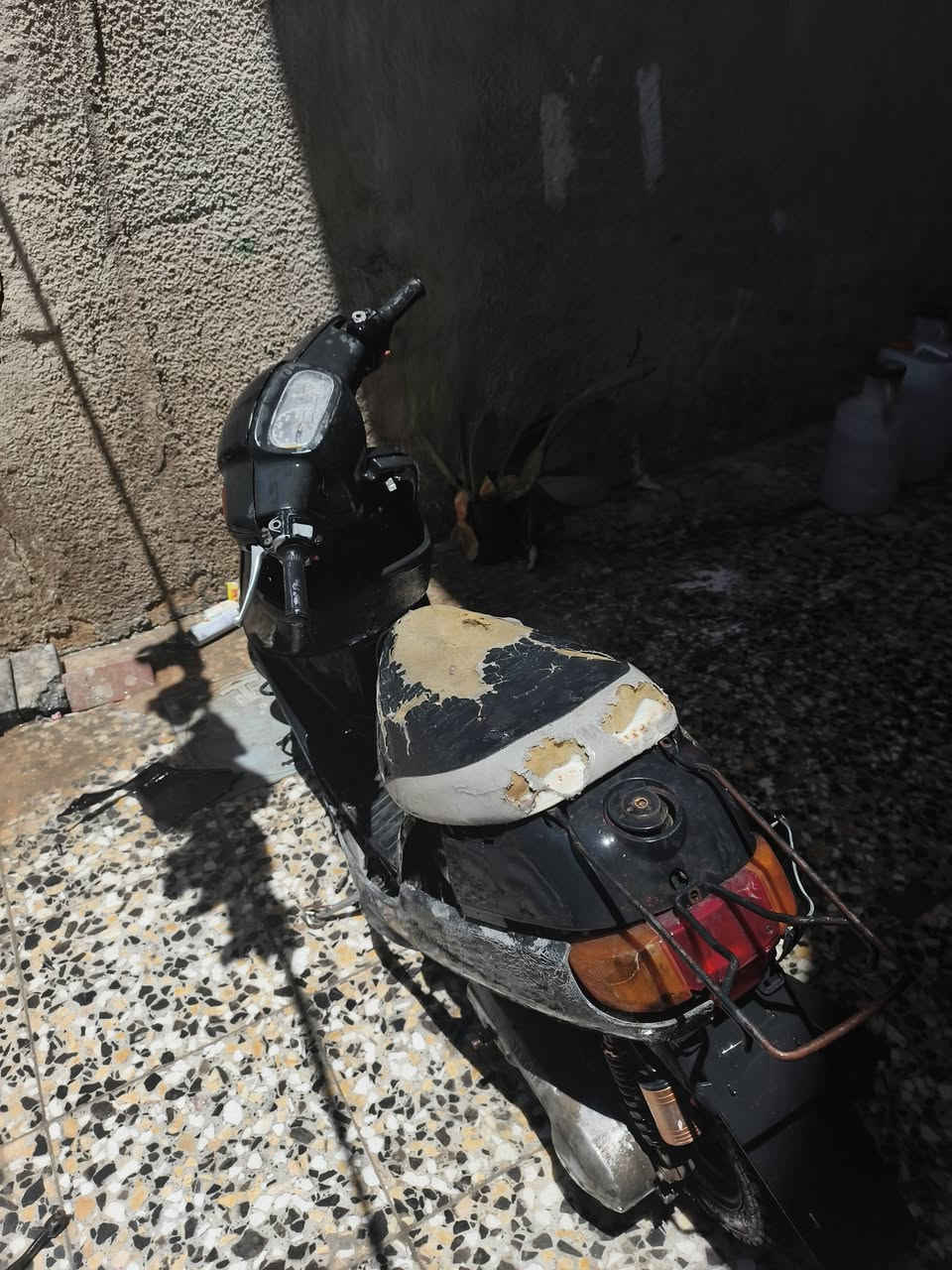 دراجه بطه ستين
تفاصيل طفت وما شتغلت وماعرفت علته الدراجه متروكة وما حاولت اصلاحه 

ابيعه كوم حديد سعر 60 
عنواني كربلاء سيف سعد تواصل  ***********
