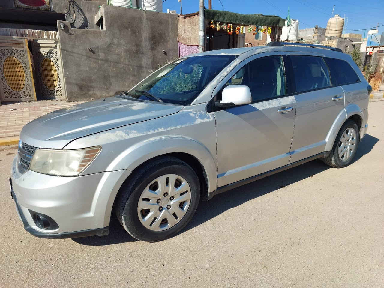 السلام عليكم أخوان
دوج جورني موديل ٢٠١٢ اللون سلفري بيها جراد مثل ماموضح بالصور مكينه ٣٦٠٠ تبريد ٣ قطع شغال ٧ راكب أصل سياره جاهزه وخير من الله سنويه لنهاية ٢٠٢٨ رقمها بصره وضررها كلش بسيط بالدعاميه الأماميه اليمنى بيها الجاملقات الأماميه والبنيد مرشوش بدون معجون وجارد وصبغ بمقدمه القماره والتكم أثر جراد والباقي صبغ الشركه كلير  مكان السياره ناصريه قضاء النصر للتواصل أكثر هاتف *********** بيه واتساب
وكذلك هاتف *********** بيه واتساب والسعر المطلوب ١١٠ وبيها مجال بسيط
