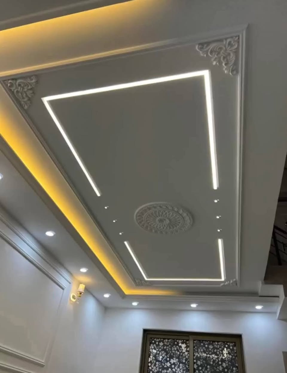 ليكتمل جمال بيتك 🏠🏚
نقدم لكم احدث الديكورات جبس بورد وارقى التصاميم وإبداعات في عالم الديكور دقه فالعمل وسرعه بالأنجاز والخدمه تبارك الله⚡
👈شيبورد
👈بديل الحجر
👈 بديل الخشب
‏👈بديل الرخام 
👈 ديكورات جبس أمبورد و بوكسات أناره مخفية 
‏👈 أسقف فلات جبس أمبورد
‏👈 فواصل جدران و أرفف وقواطع 
‏👈 ديكورات شاشات

نقوم بجميع الديكورات للمنازل و الشقق والمحلات التجارية

كما يوجد لدينا استاذ كهربائي في مجال الجبس بورد
للاستفسار أكثر ع بريد الصفحه او على الوتساب او على الأرقام التاليه:👇
***********
***********
